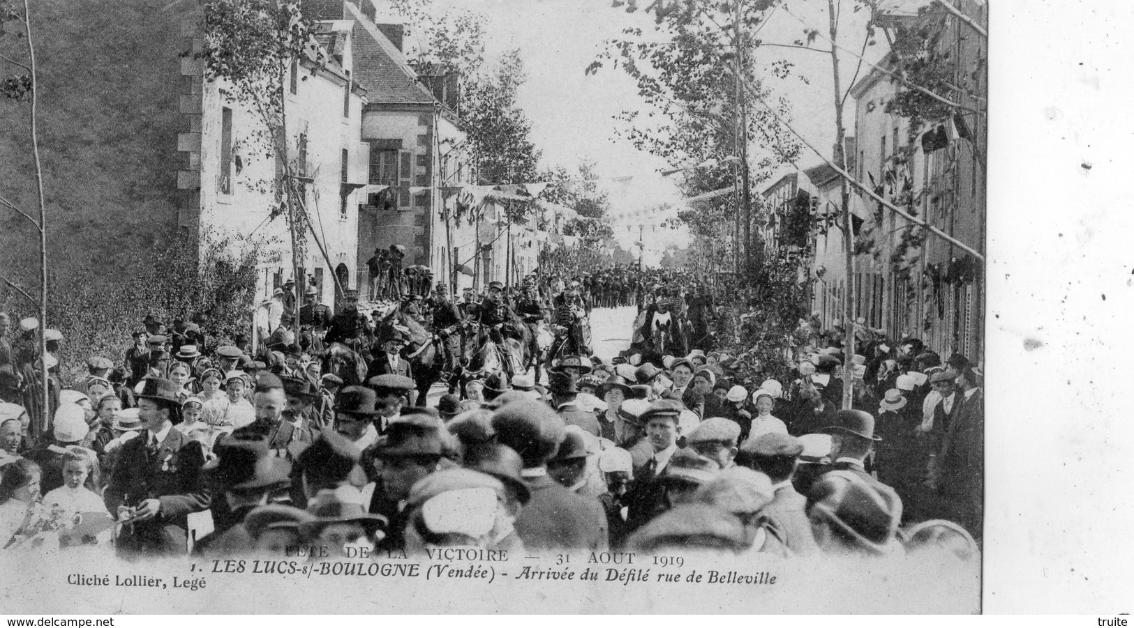 LES LUCS-SUR-BOULOGNE ARRIVEE DU DEFILE RUE DE BELLEVILLE FETE DE LA VICTOIRE 31/08/1919 - Les Lucs Sur Boulogne