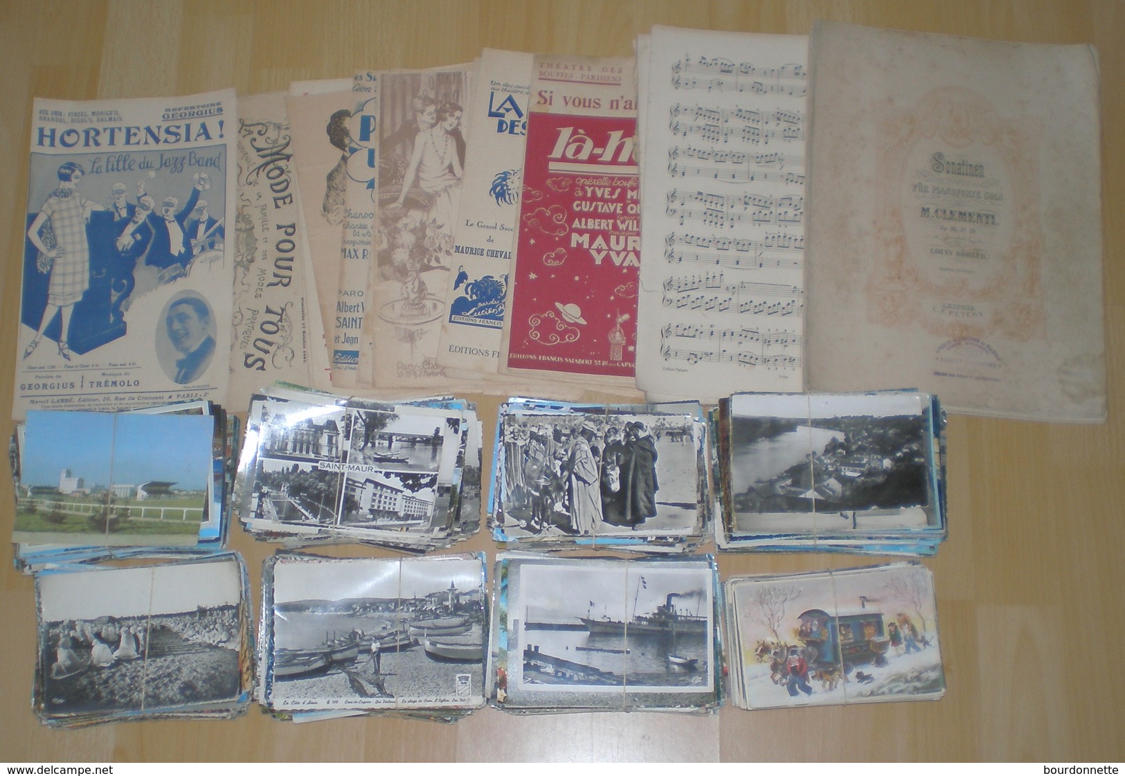 Lot De 780 Cartes Postales CPSM Et CPM  ++ 90 CPA  Et De 21 Partitions - 500 CP Min.