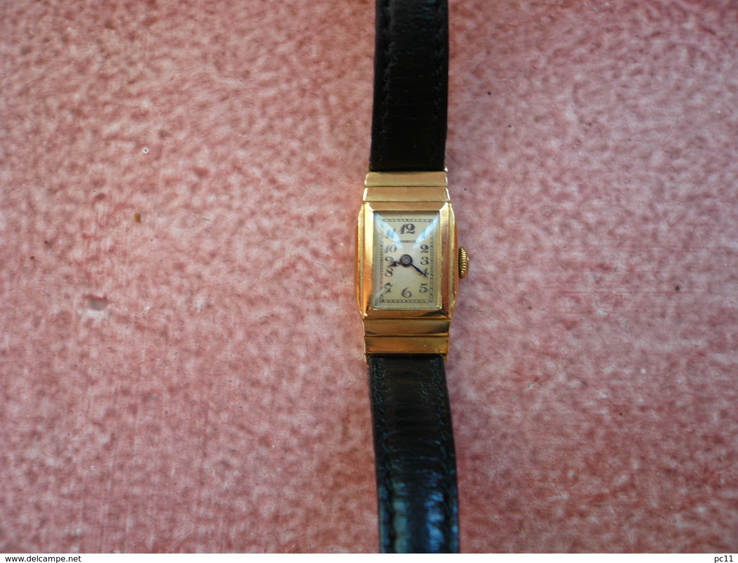 Magnifique Petite Montre Bracelet De Femme En Or18K Poinçonné-forme" Tonneau"- 17rubis-marque:Marvin (Suisse)- - Montres Anciennes