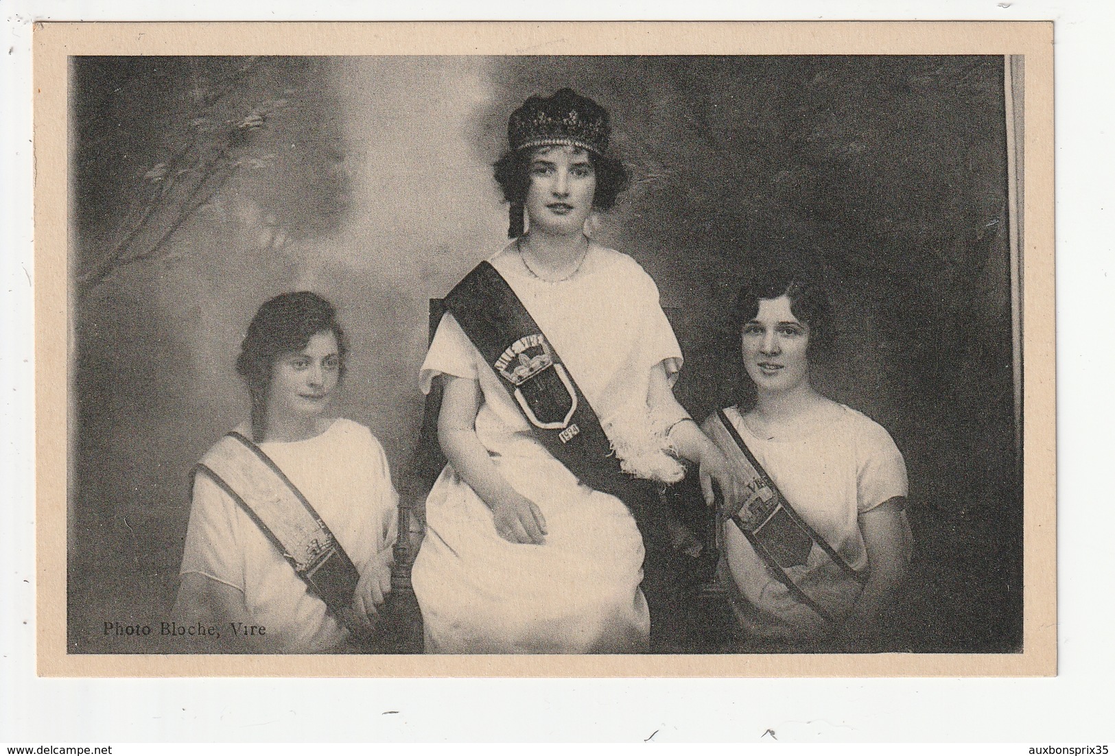 VIRE - FETE AOUT 1924 - S. M. LA REINE DU COMMERCE ET DE L'INDUSTRIE MLLE LEGUEULT ET SES DEMOISELLES D'HONNEUR - 14 - Vire