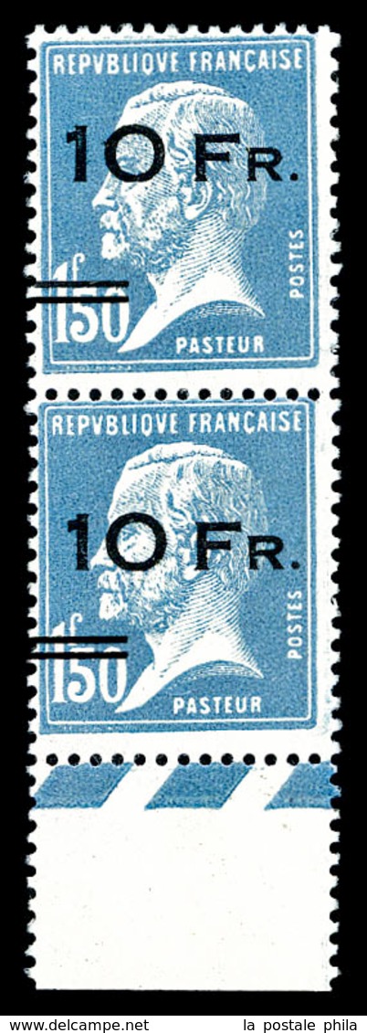 ** N°4b, Pasteur 10F Sur 1F50 Bleu, Surcharge Espacée Tenant à Normale, Bas De Feuille, FRAÎCHEUR POSTALE, R.R.R ET SUPE - 1927-1959 Mint/hinged
