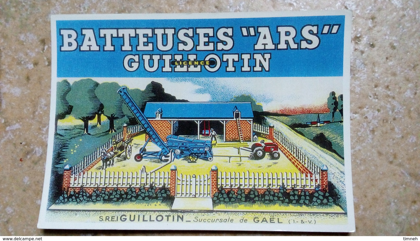 CPM. - BATTEUSES ARS GUILLOTIN -  éditions Du Centenaire  - GAËL ILE & VILLAINE Illustration - A LA FERME - Publicité