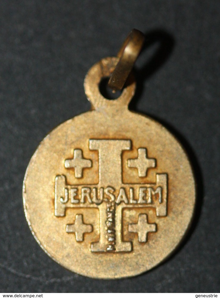 Médaille Religieuse Pendentif Début XXe Plaqué Or "Enfant Jésus / Croix De Jérusalem" - Religious Médal - Religion & Esotérisme