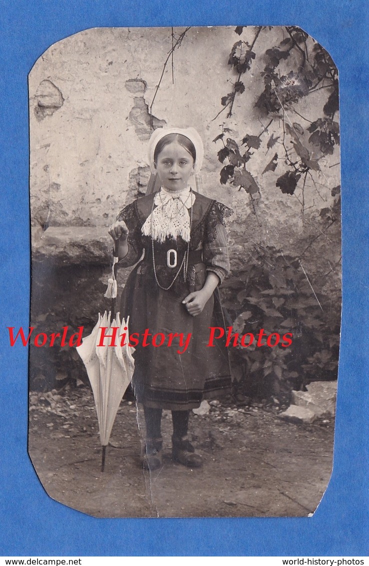 CPA Photo - Beau Portrait D'une Petite Fille , Coiffe & Folklore à Identifier - Juin 1914 - Enfant Girl Parapluie Mode - Costumi