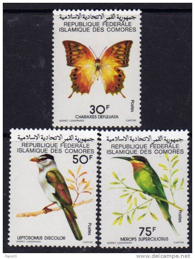 Comores N° 253  / 55 X  Oiseaux Et Papillons Les 3 Valeurs  Trace De Charnière Sinon TB - Comores (1975-...)