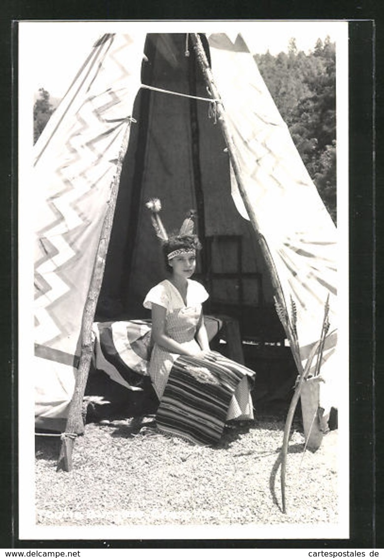 AK Cherokee, NC, Tootie Burgess, Junge Frau In Teepee - Indianer