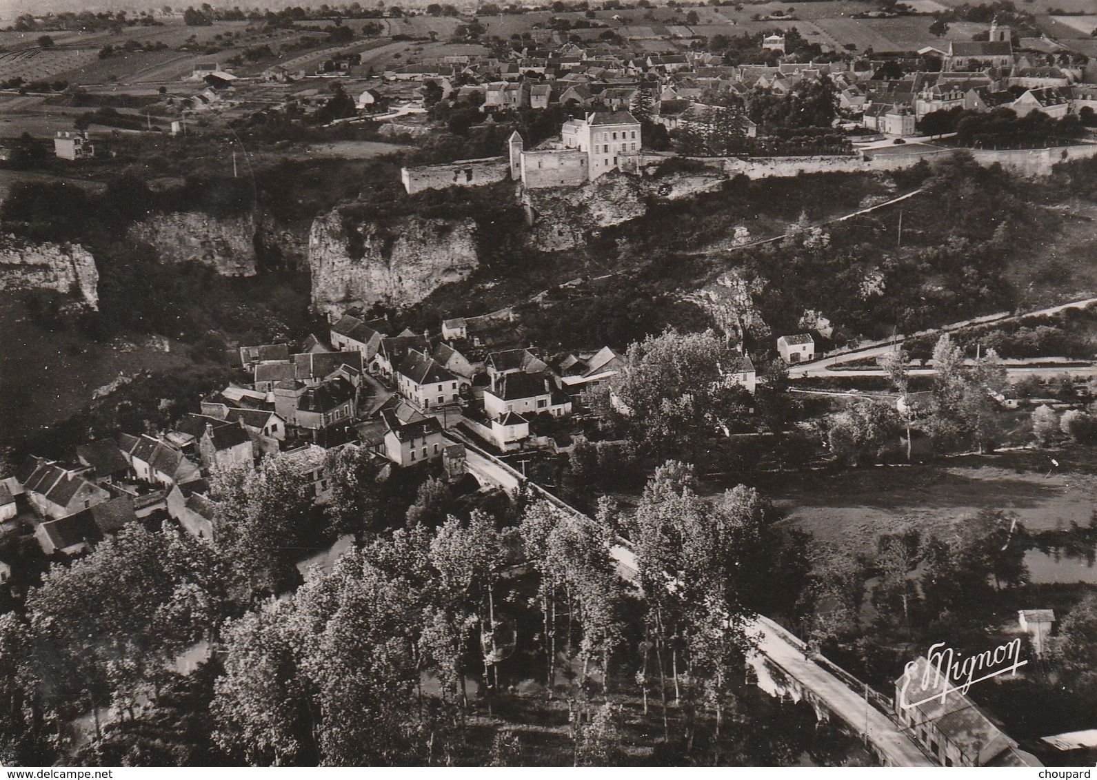 89 -Très Belle Carte Postale Semi Moderne Dentelée De  MAILLY LE CHATEAU     Vue Aérienne - Autres & Non Classés