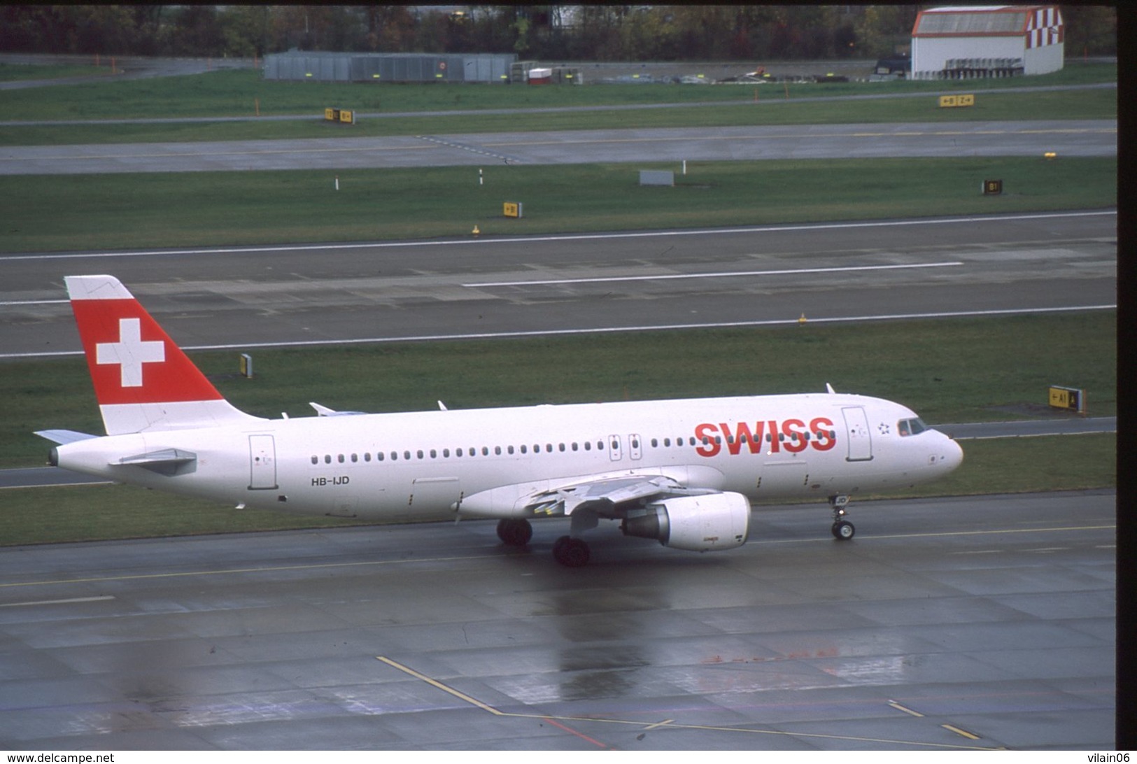 SLIDE / AVION / AIRCRAFT      SWISS  A 320  HB-IJD - Diapositives