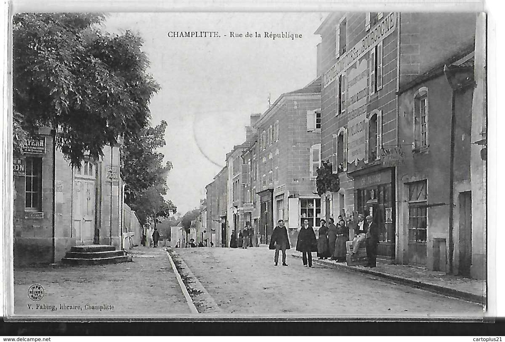 CHAMPLITTE  RUE DE LA REPUBLIQUE  PERSONNAGES  DEPOT COMPTOIRS DE LA BOURGOGNE  GROUPE PERSONNAGES     DEPT 70 - Sonstige & Ohne Zuordnung