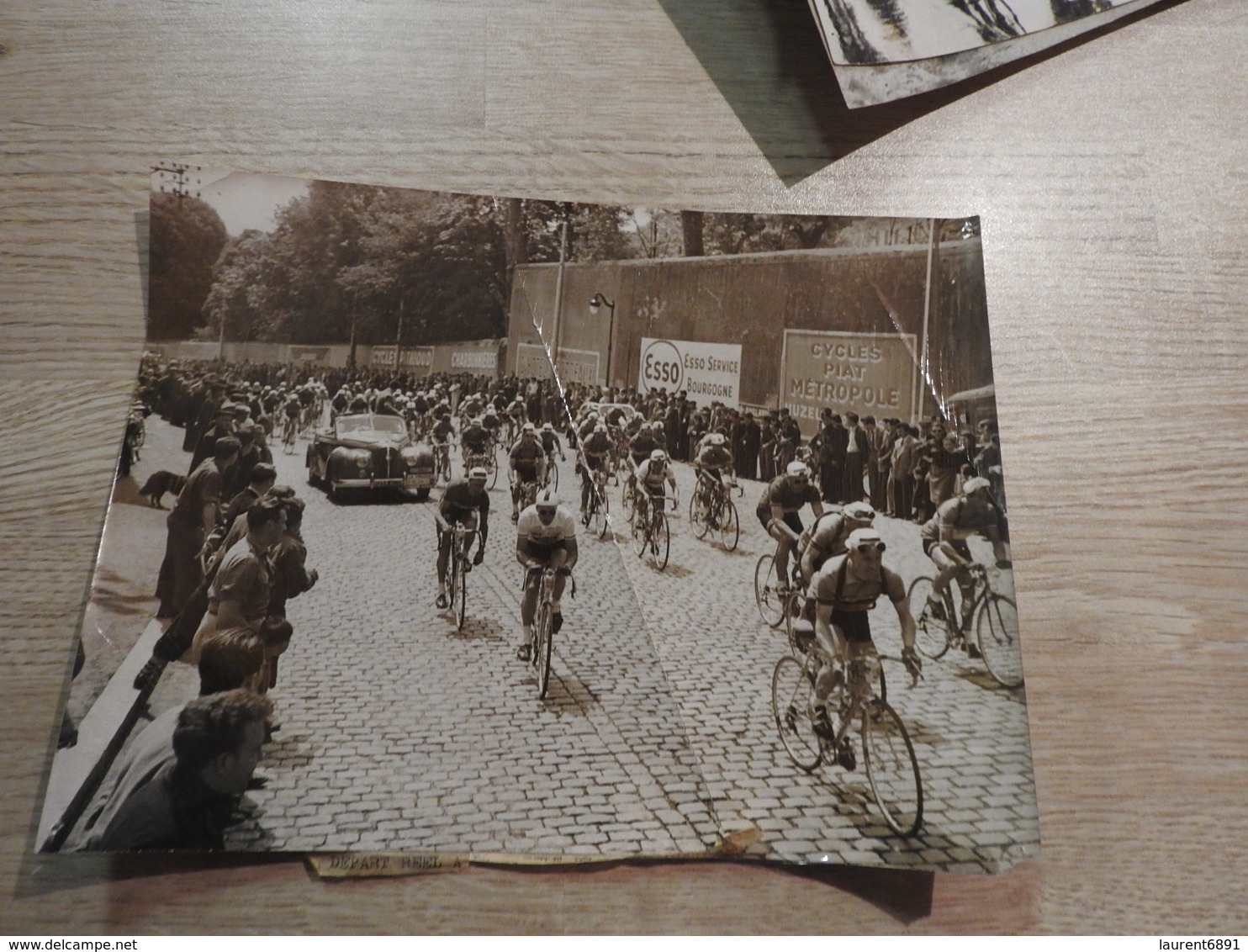 ANCIENNE PHOTO PRESSE ORIGINALE CYCLISME TOUR DE FRANCE A IDENTIFIER VAISE RHONE LYON AUTO PUB - Ciclismo