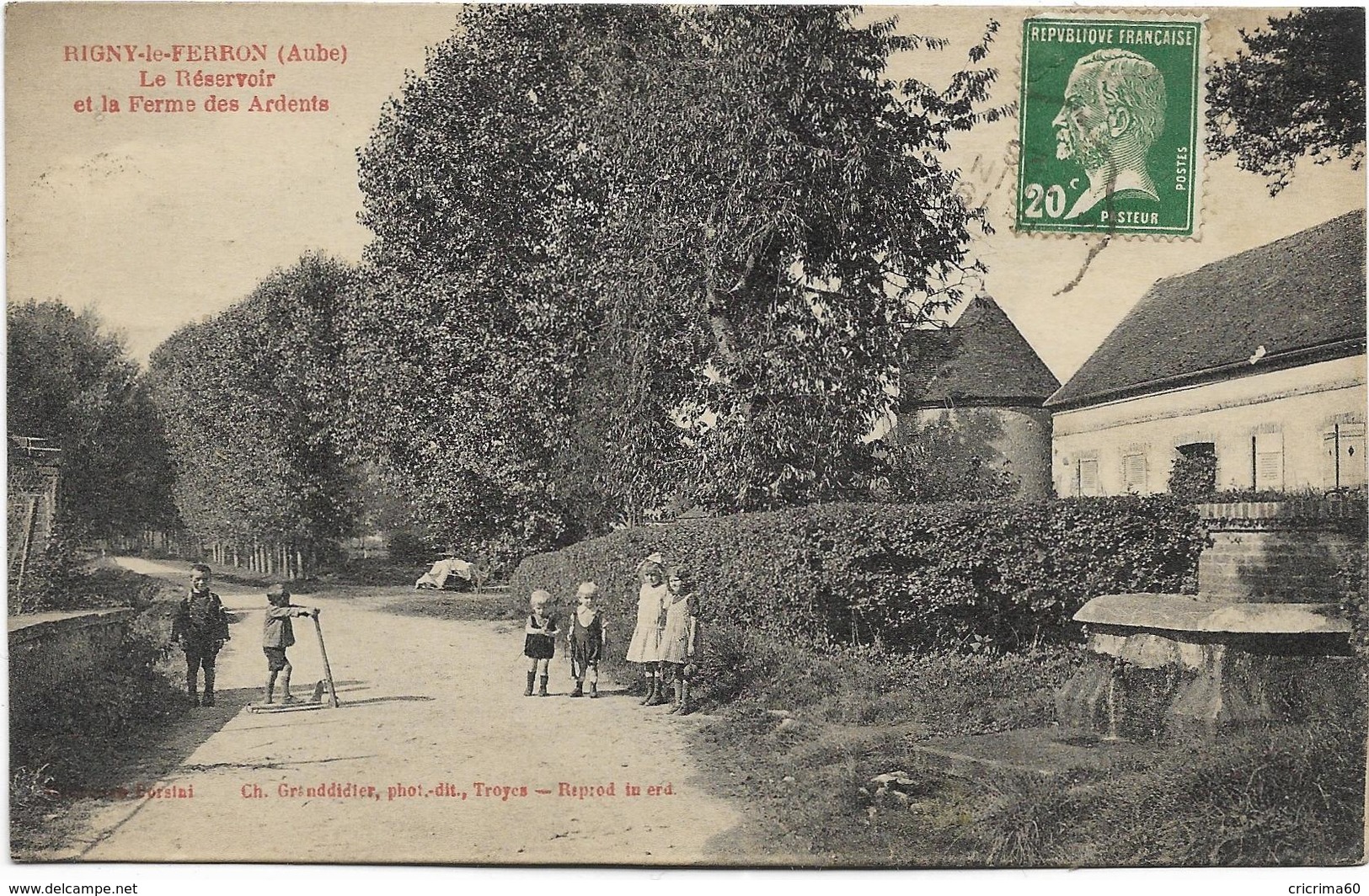 Lot de 15 cartes de FRANCE, la majorité animées et ayant circulé entre 1904 et 1940. Bon état général du lot.