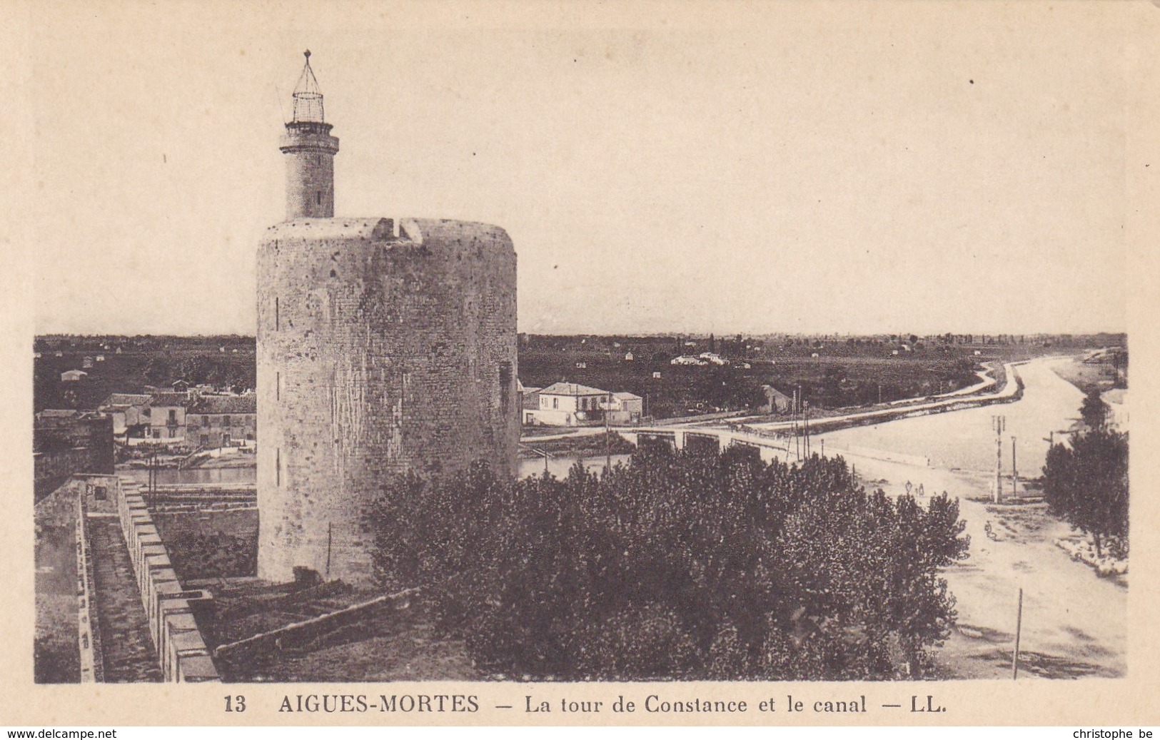 Aigues Mortes, La Tour De Constance Et Le Canal (pk53129) - Aigues-Mortes