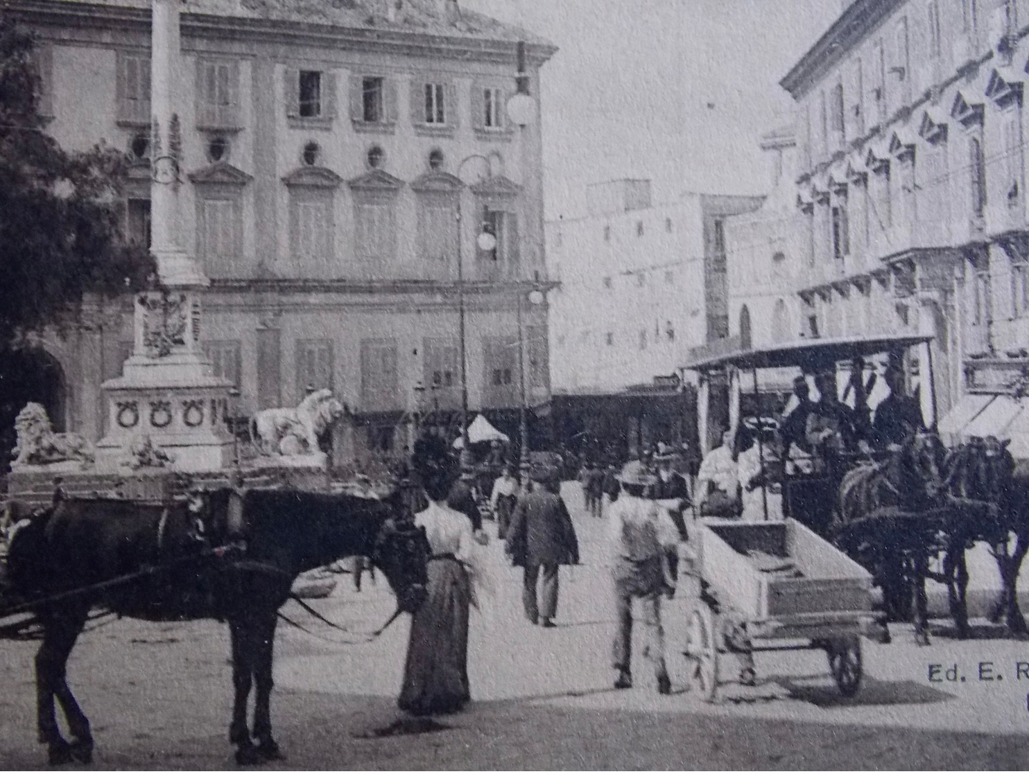 ITALY ITALIA Cartolina NAPOLI - Piazza Dei Martiri - Napoli (Naples)