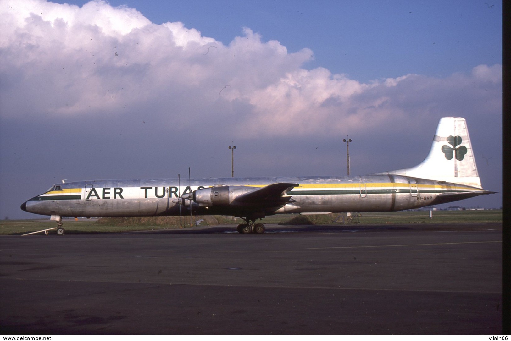 SLIDE / AVION / AIRCRAFT   KODAK  ORIGINAL    AER TURAS  CL 44  EI-BRP - Diapositives