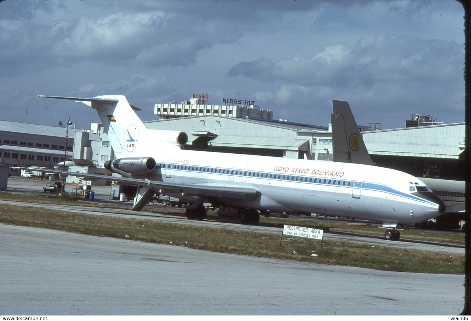 SLIDE / AVION / AIRCRAFT   KODAK  ORIGINAL     LLOYD AEREO BOLIVIANO  B 727  CP-276 - Diapositives