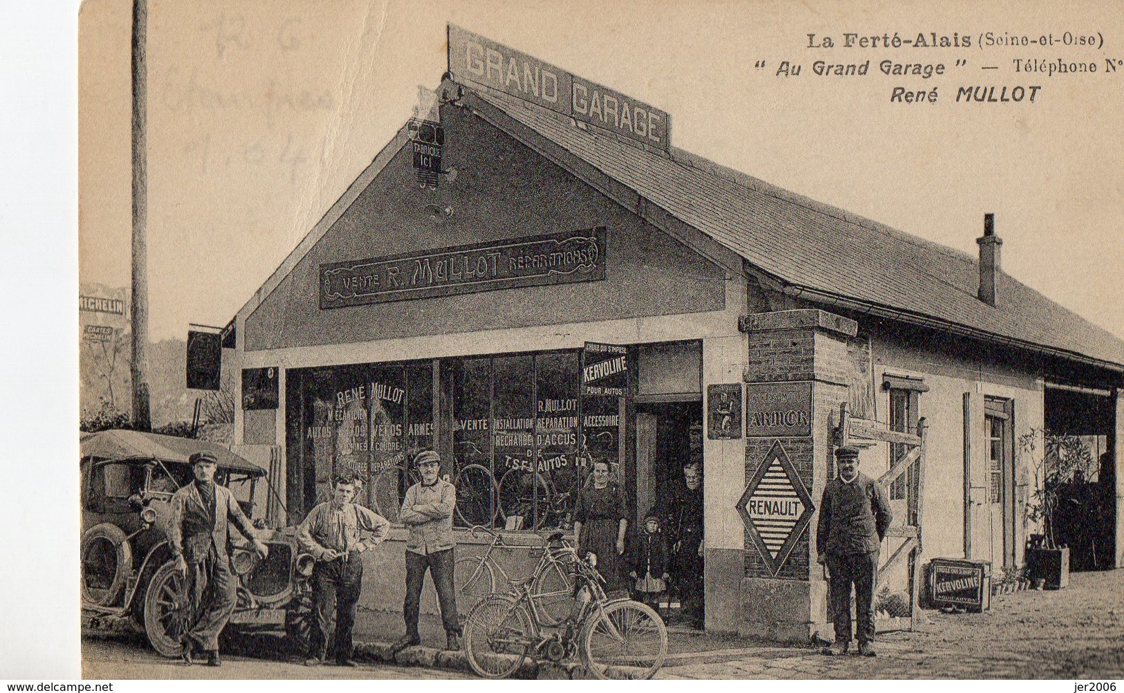 91.ESSONNE//LA FERTE ALAIS. / AU GRAND GARAGE RENE MULOT// VOITURE ET VELOS/ ANIMEE - La Ferte Alais