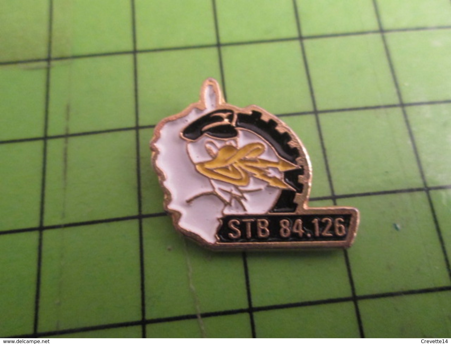 1515A Pin's Pins /  Rare & De Belle Qualité : THEME MILITARIA / BASE AERIENNE CORSE 126 SOLENZARA STB 84.126 TRANSMISSIO - Militaria