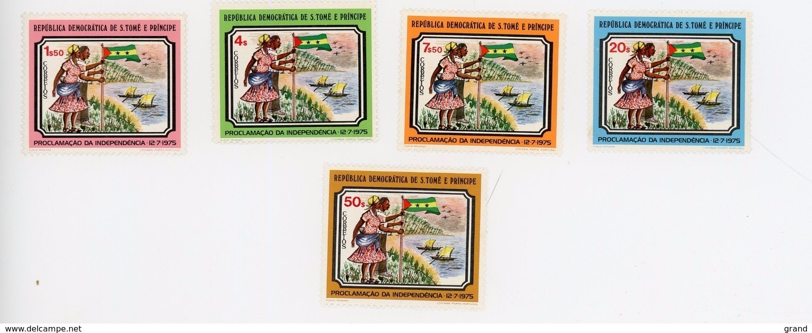 Sao Tome 1975-Indépendance-Drapeaux-MI 426/30***MNH- Valeur 7.50 - Sao Tome Et Principe