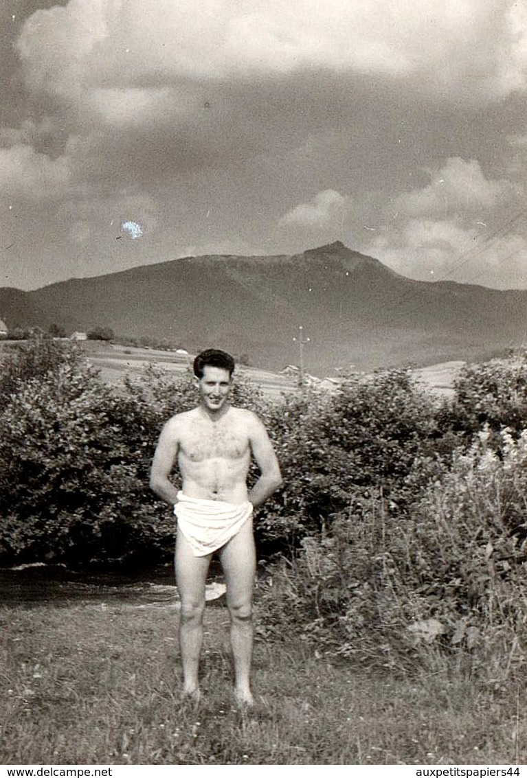 Photo Originale Gay & Playboy - Bel Homme Sexy & Torse Nu Dans Les Montagnes Vers 1950 - Personnes Anonymes