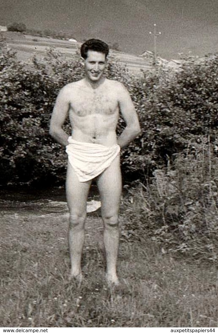 Photo Originale Gay & Playboy - Bel Homme Sexy & Torse Nu Dans Les Montagnes Vers 1950 - Personnes Anonymes