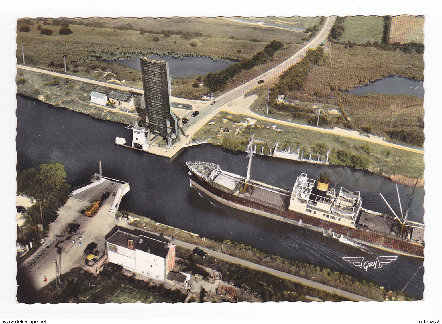 14 Bénouville Vers Caen N°1 Pont PEGASE La France Vue Du Ciel Bateau Cargo Devant Le Pont Lévé Camion Essence - Caen