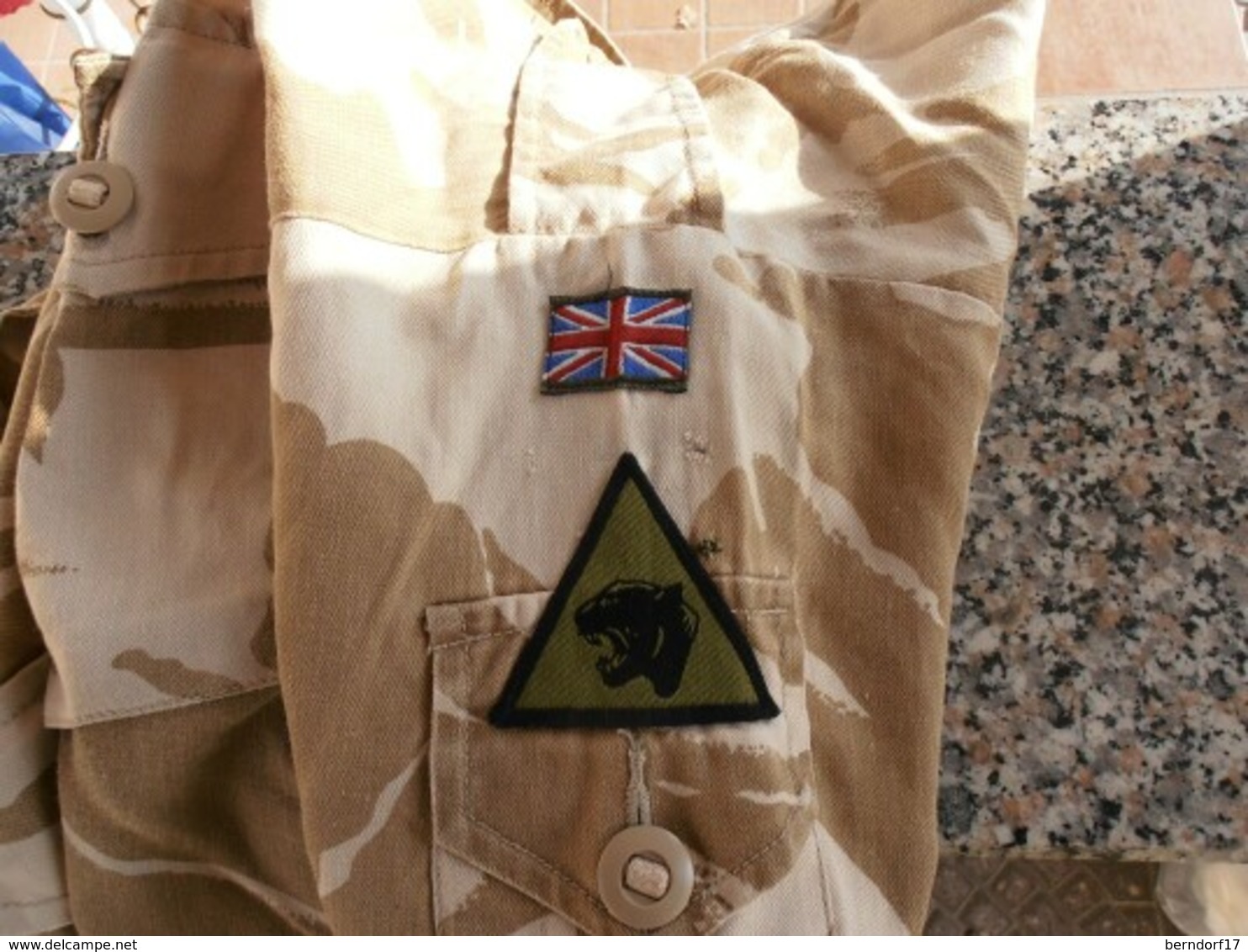 BRITISH ARMY - DESERT COMBAT JACKET W/INSIGNIA - Divise