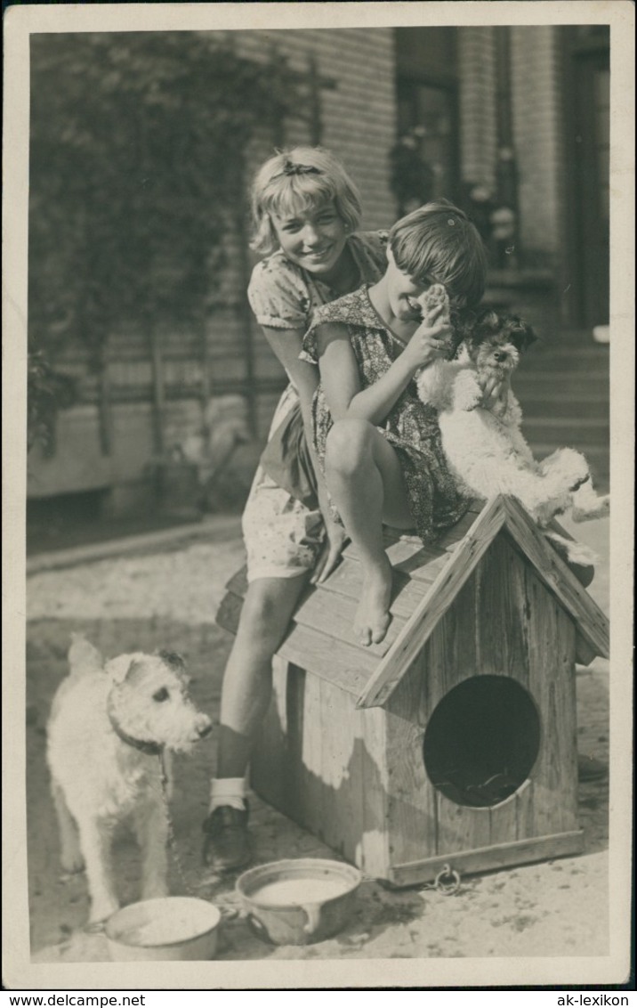 Foto  Kinder Mit Hund Aud Der Hundehütte 1935 Privatfoto - Portraits