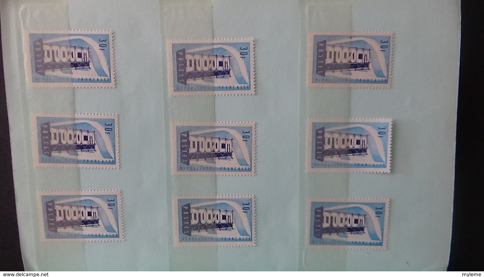 Collection de timbres ** de France dans carnet à choix dont bonnes petites valeurs. Côte ++++Voir commentaires !!!