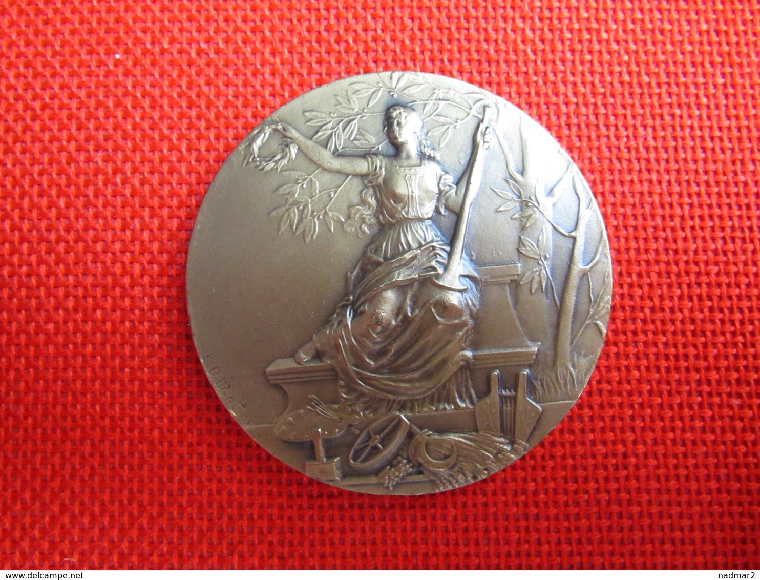 Belle Médaille Agricole Agriculture Bronze Avec Coffret  Origine Nord France Graveur L.O.Mattei 65 G 5 Cm TBE - Professionnels / De Société