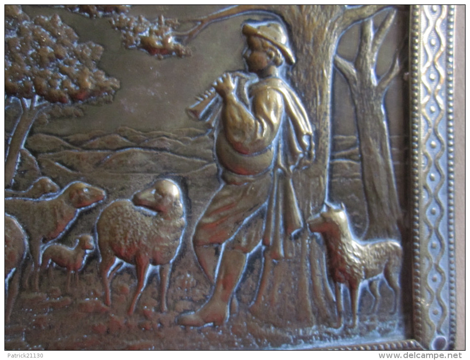 TABLEAU METAL REPOUSSE BERGER ET MOUTONS DOS CARTONNE - Art Populaire