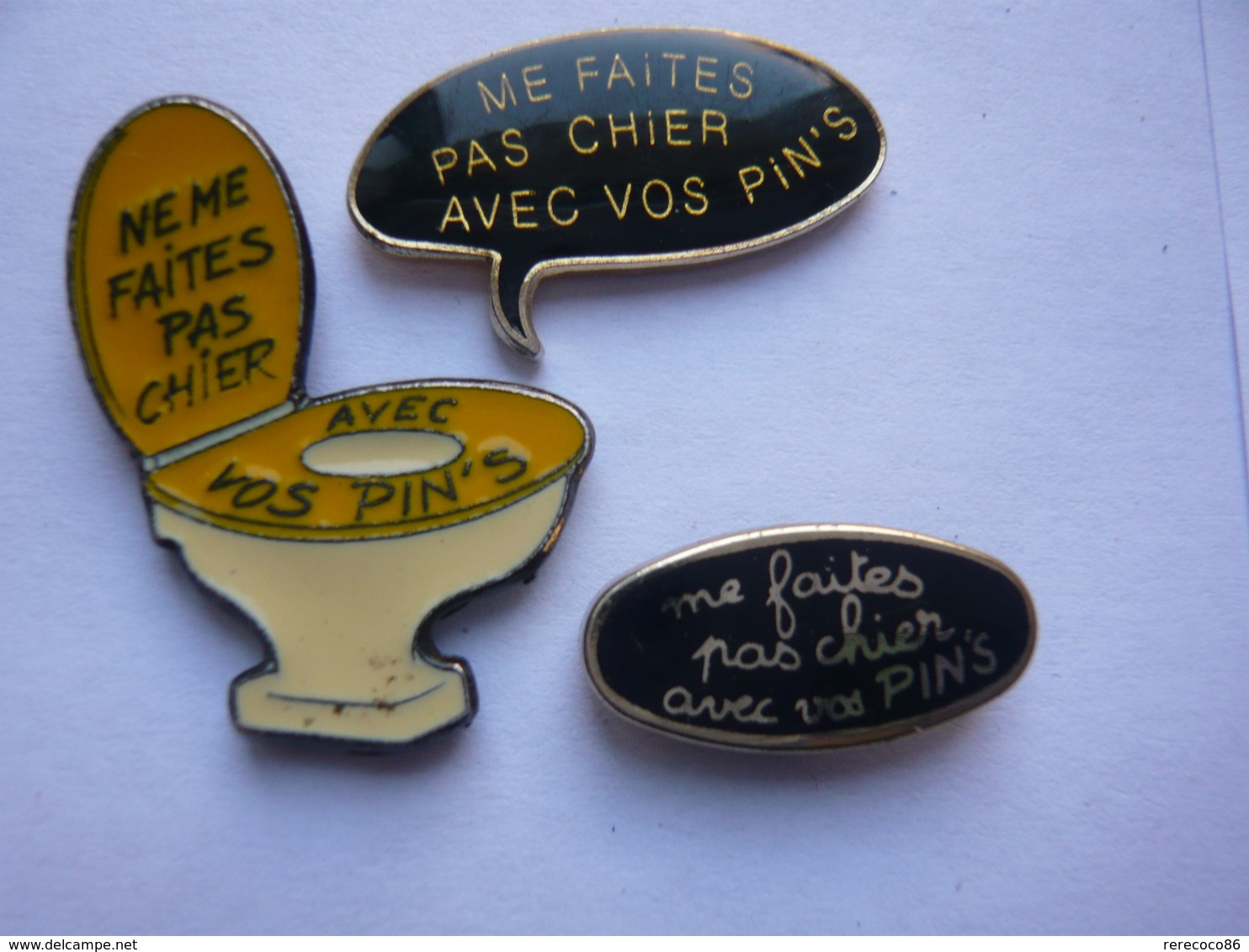 Lot 3 Pin S Avec Le Mot PIN S Different - Lots