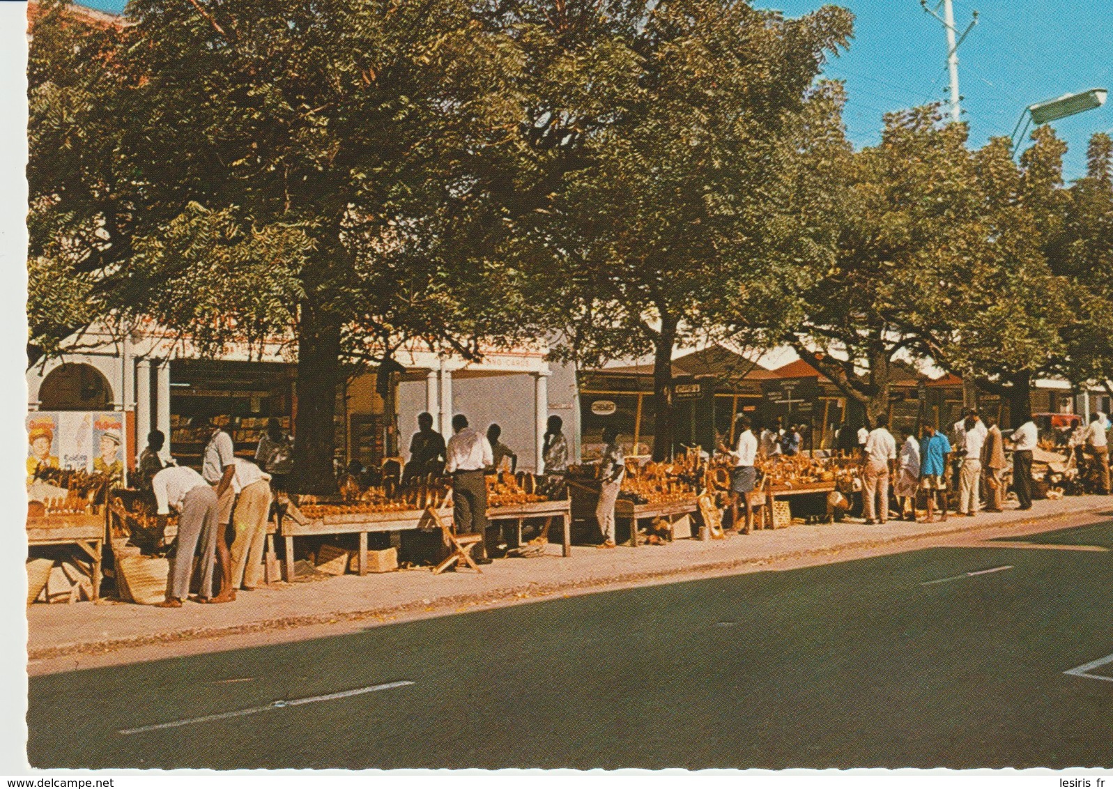 CPA - PHOTO - AFRICAN WOOD CARVING STALLS - MOMBASA - EAST AFRICA - 1209 - - Kenia