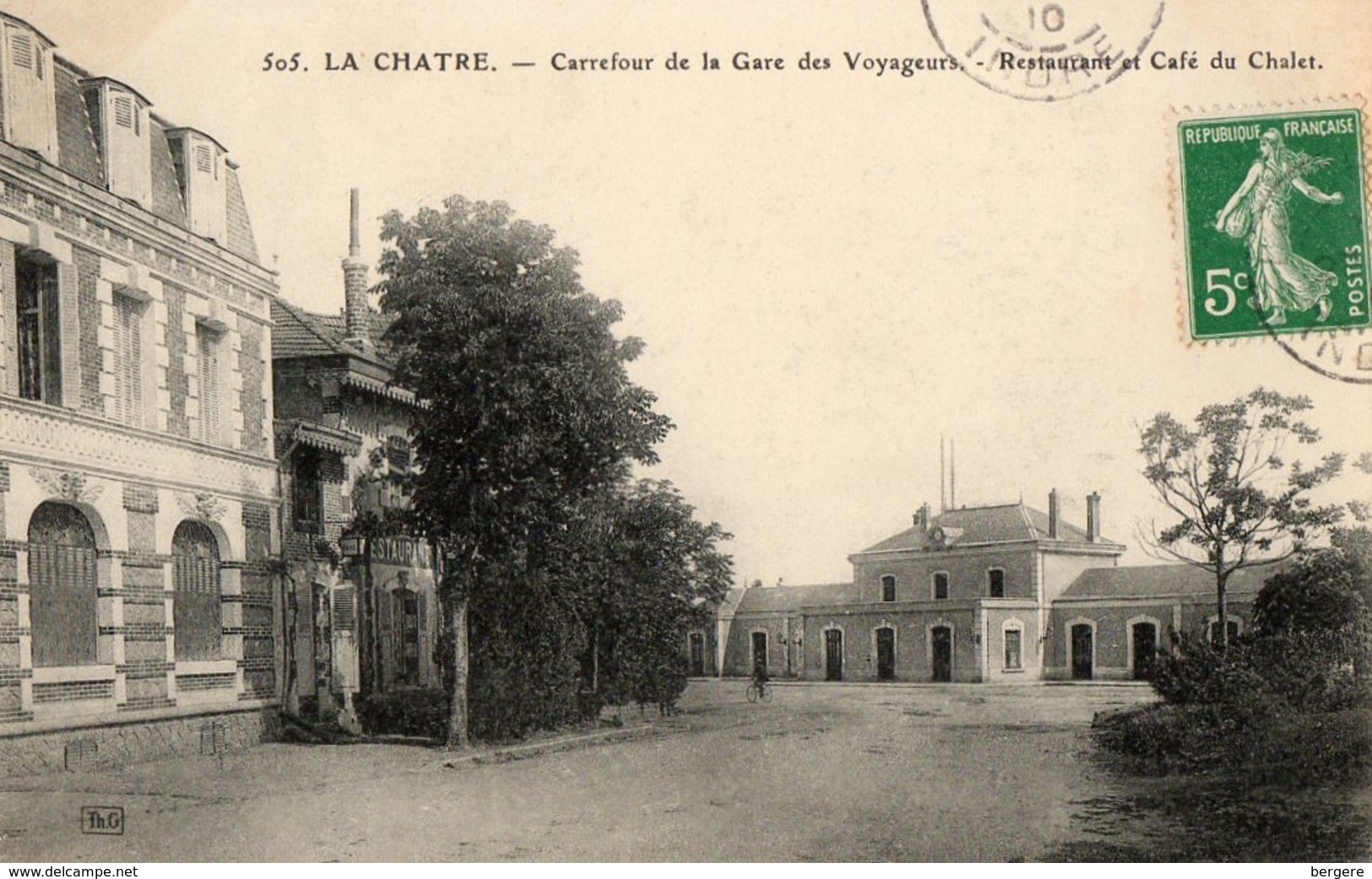 36. CPA. LA CHATRE. Carrefour De La Gare Des Voyageurs. Restaurant Et Café Du Chalet. 1910. - La Chatre