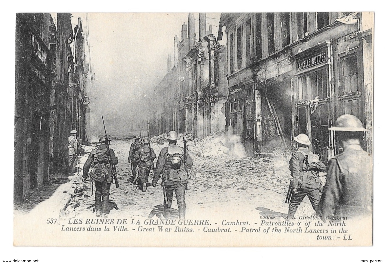 (22588-59) Cambrai - Patrouilles Lancer Dans La Ville - Cambrai