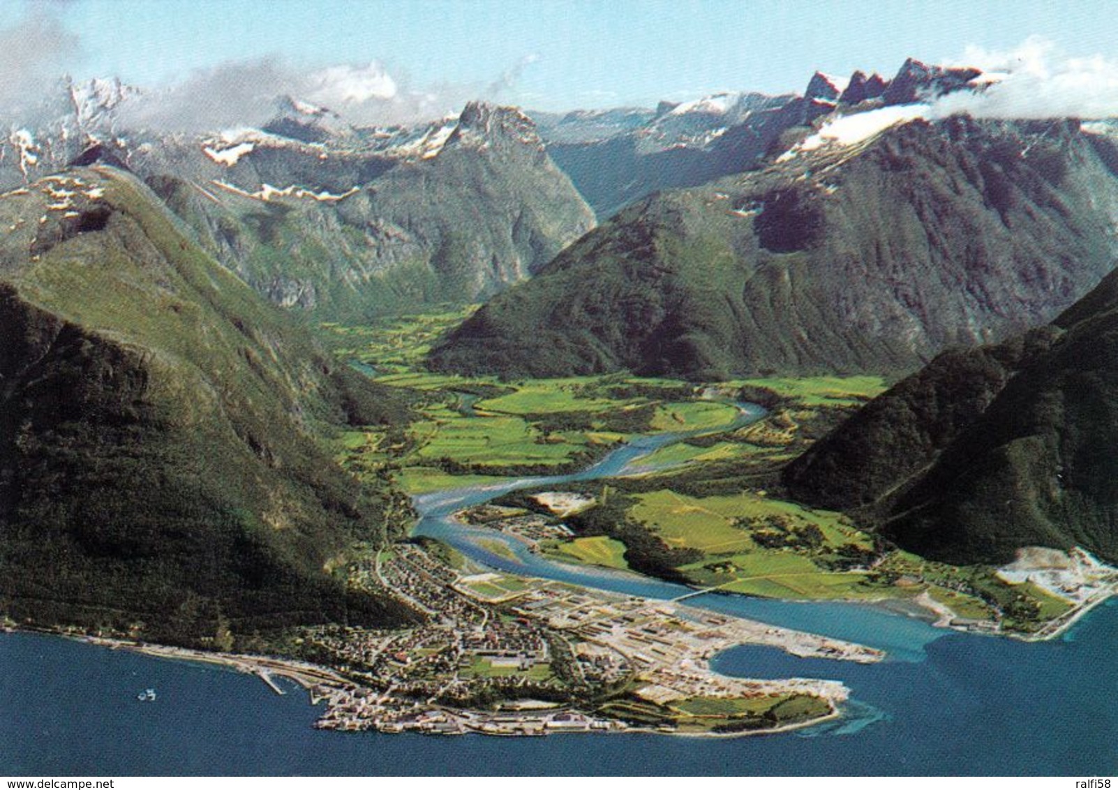 1 AK Norwegen * Das Tal Romsdalen Mit Einem Blick Auf Åndalsnes Und Die Berge Romsdalshorn 1550 M Trolltindene 1797 M - Norwegen
