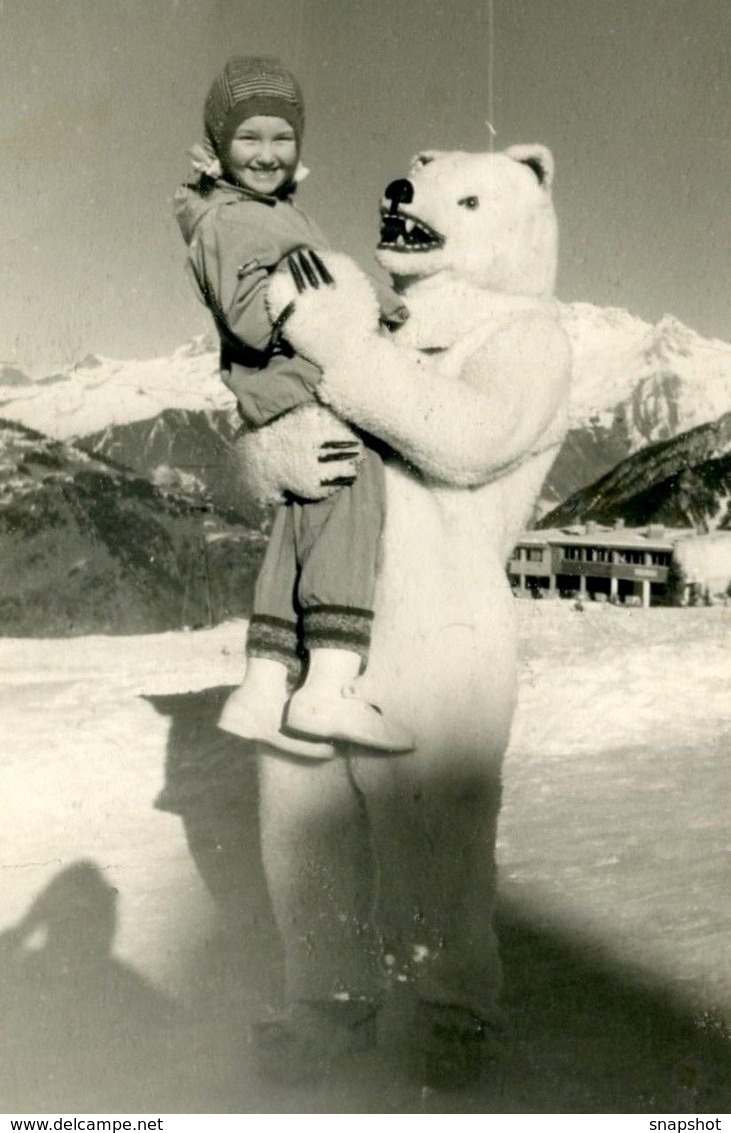 Photo Ours Blanc Déguisement 1957 - Personnes Anonymes