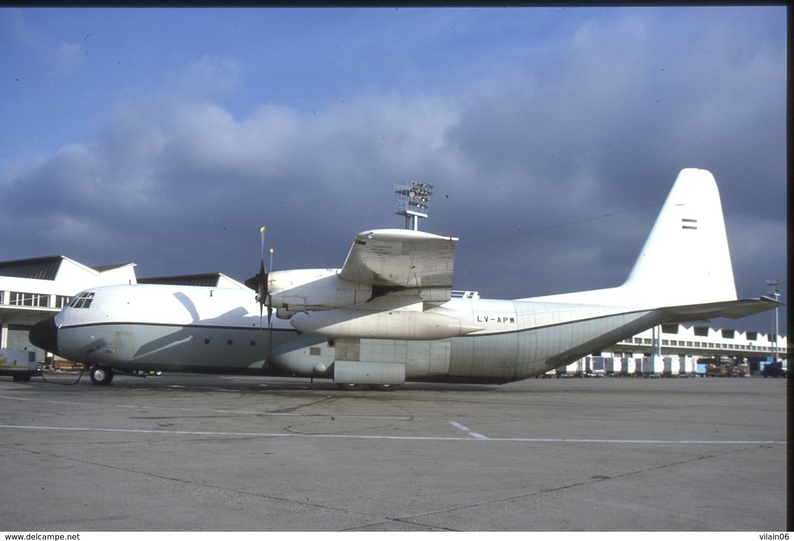 SLIDE / AVION / AIRCRAFT   KODAK  ORIGINAL  ARGENTINE  HERCULE  LV-APW - Diapositives