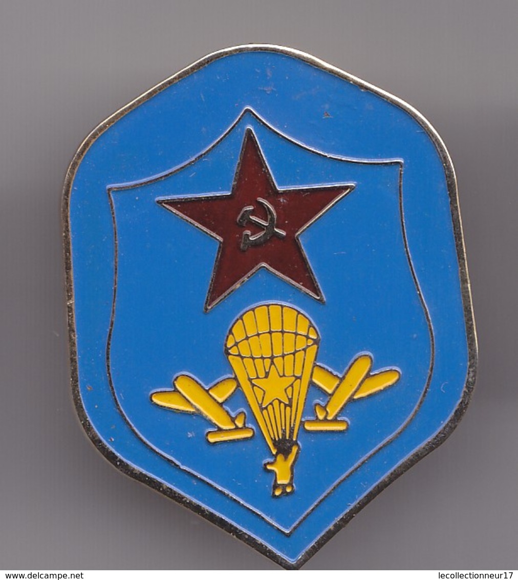 Pin's Armée Russe à Définir Avion Parachutiste Réf 7116 - Militaria