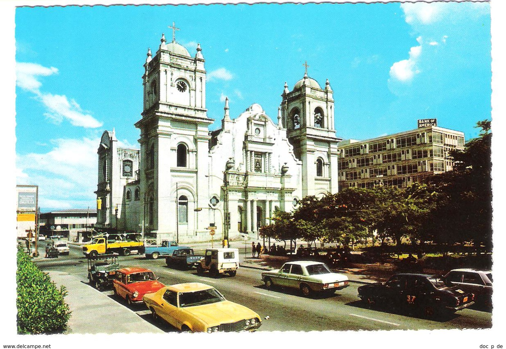 Honduras - Iglesia Catedral San Pedro Sula - Cars - Autos - Jeep - Honduras