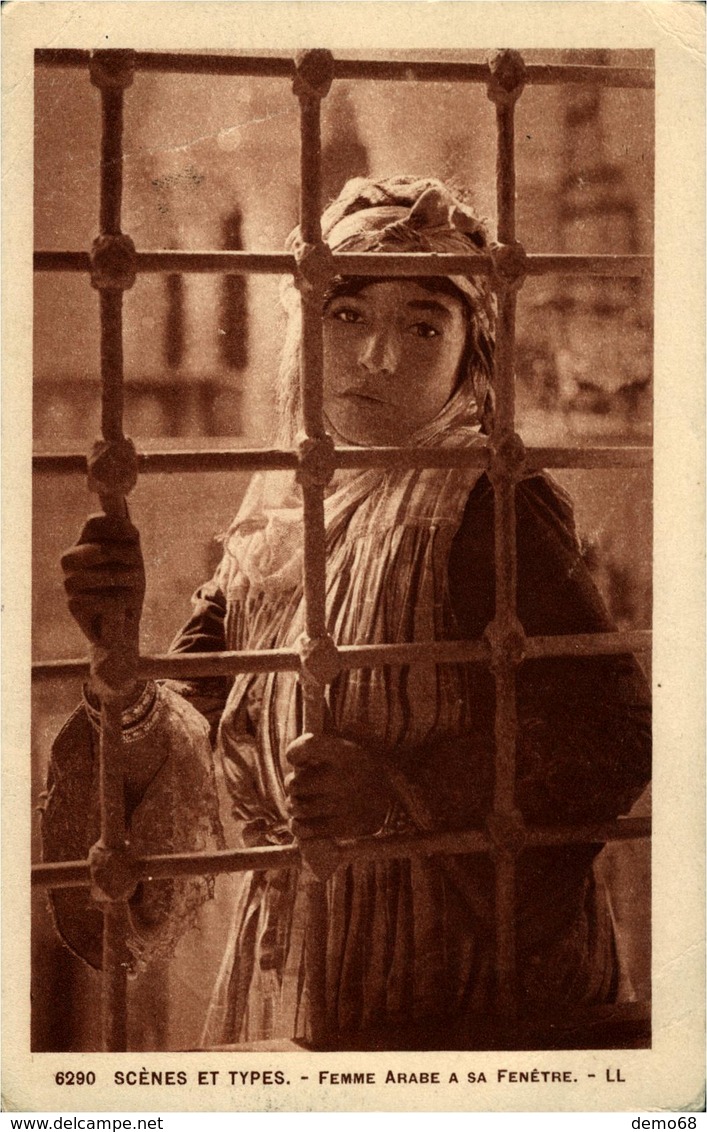 Femme à Sa Fenêtre  LL 6290 - África