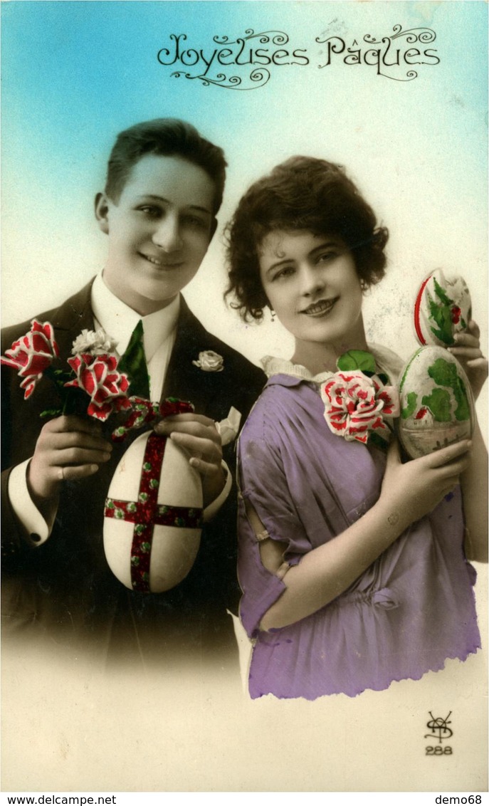 Fantaisie Couple Jeune Homme Femme Fête Vœux Joyeuses Pâques  Portraits De Jeunes Avec Oeuf Décoré Photo YAS 288 - Ostern