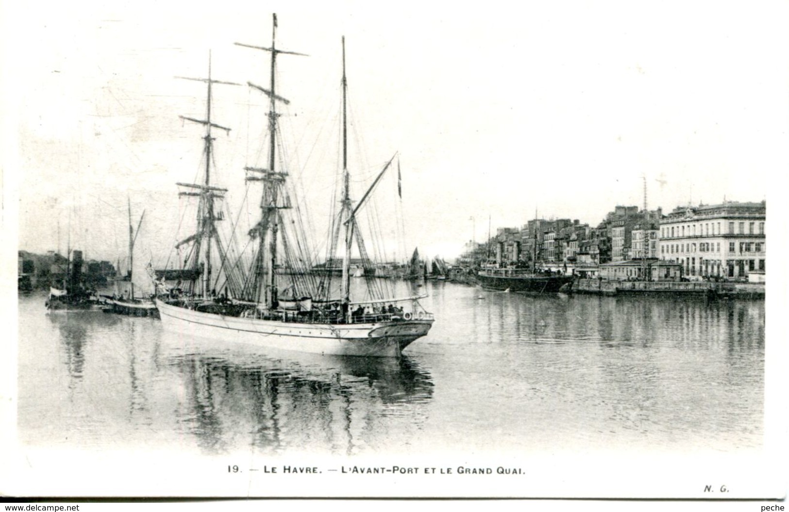 N°67642 -cpa Le Havre -l'avant Port Et Le Grand Quai- - Sailing Vessels