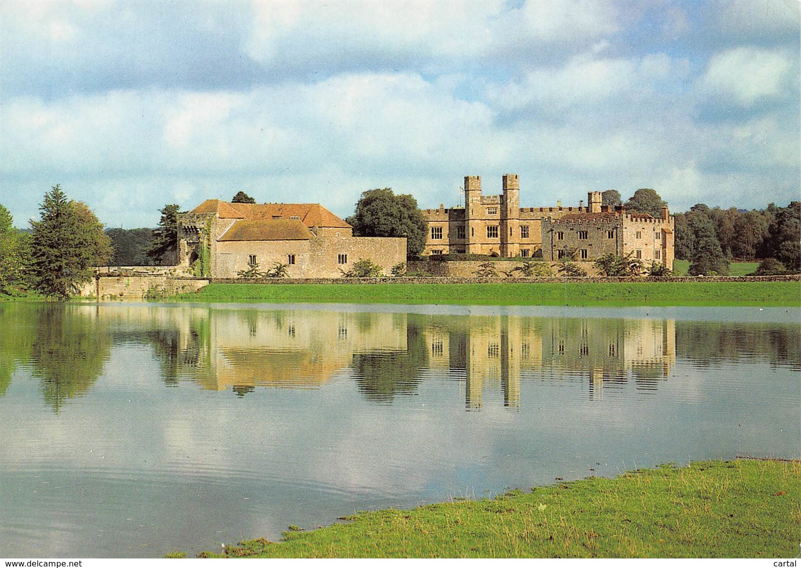 CPM - Leeds Castle, Near MAIDSTONE, Kent - Autres & Non Classés