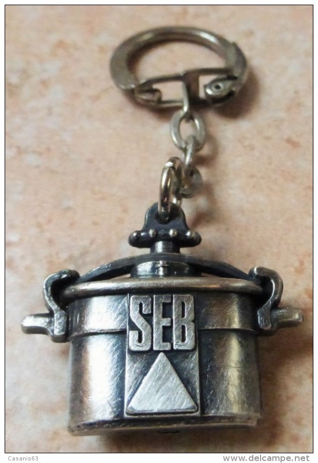 Porte  Clefs       SEB    -  Cocotte   Minute - Key-rings