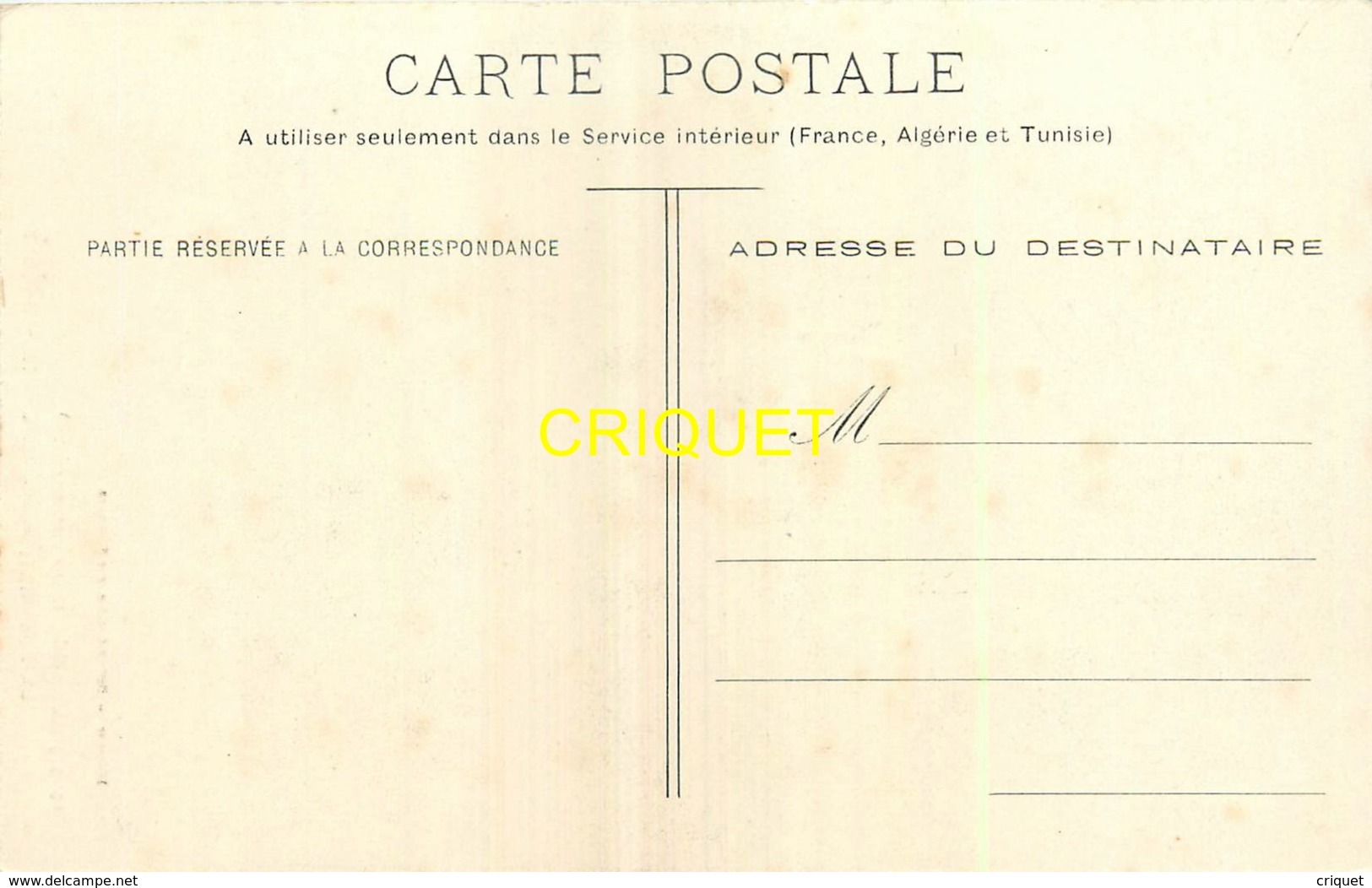 33 Audenge, La Fontaine Place De L'Hotel De Ville, Femme Qui Tire De L'eau..., Belle Carte Pas Courante - Autres & Non Classés