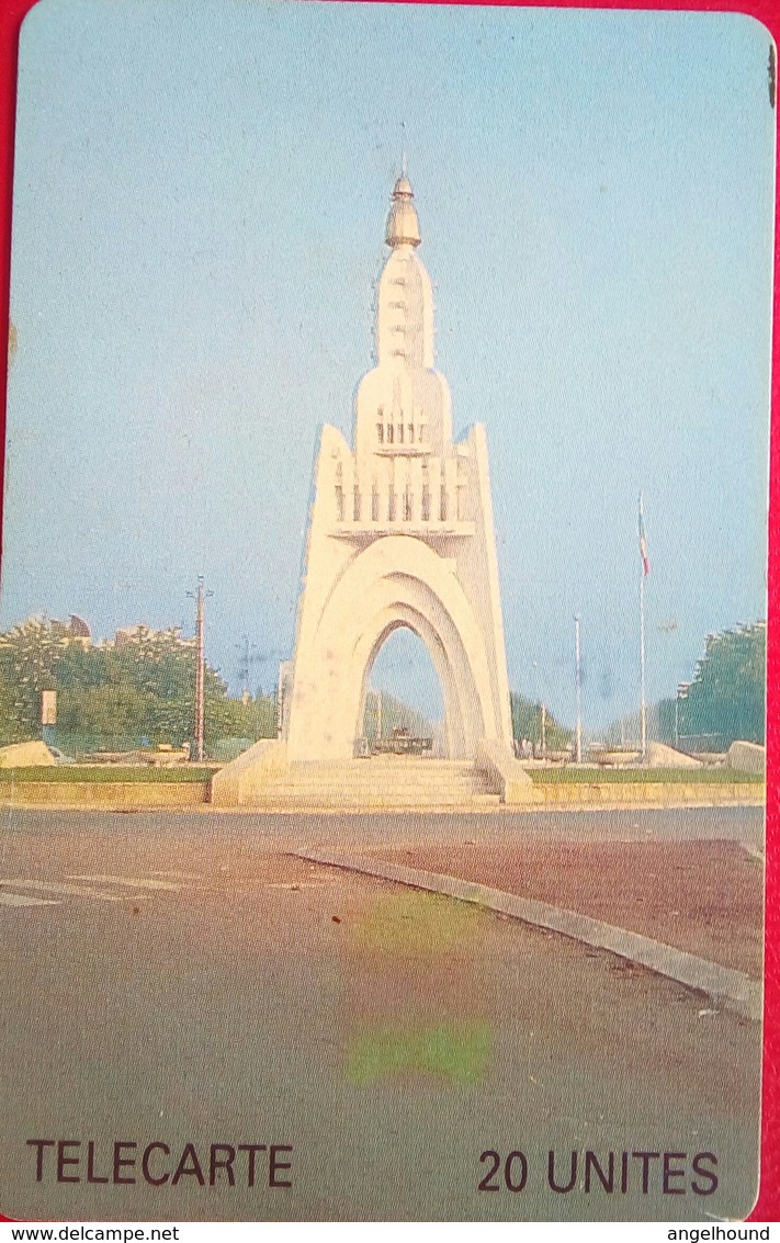 20 Units Monument - Malí