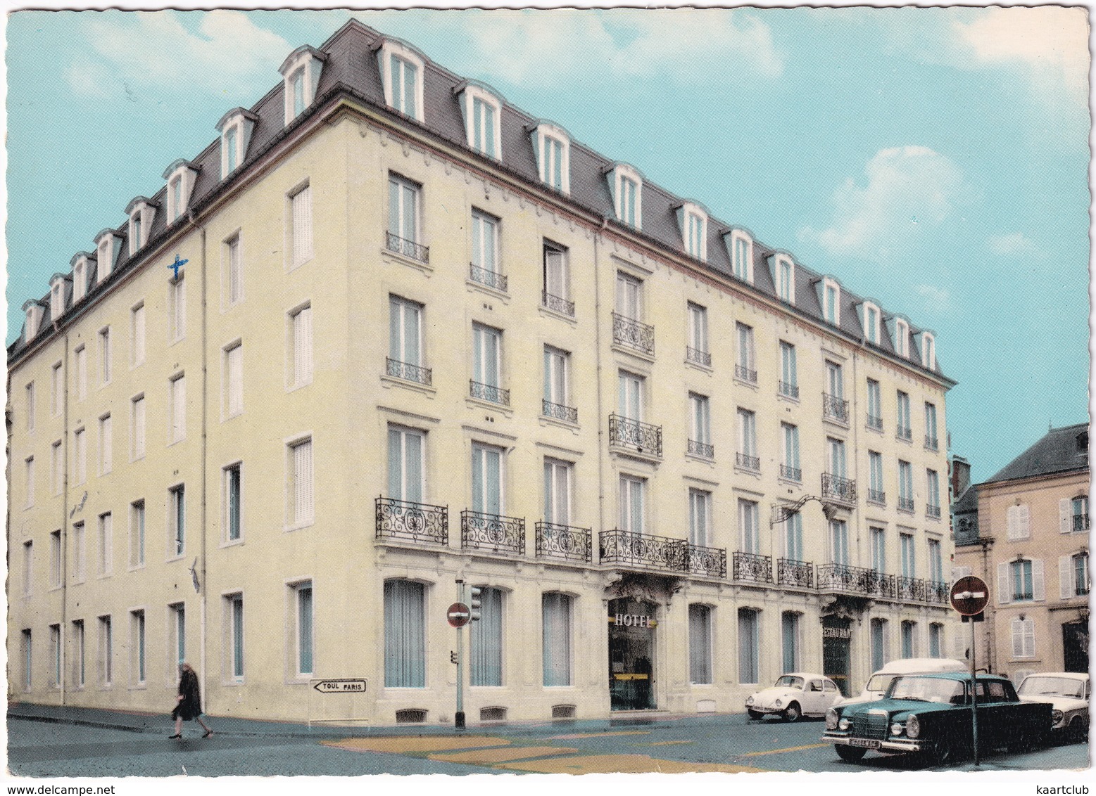 Nancy: MERCEDES W111, RENAULT 4-COMBI, VW 1200 KÄFER/COX, PEUGEOT 204 - Hotel-Restaurant 'Univers', 2. Rue Des Carmes - Toerisme