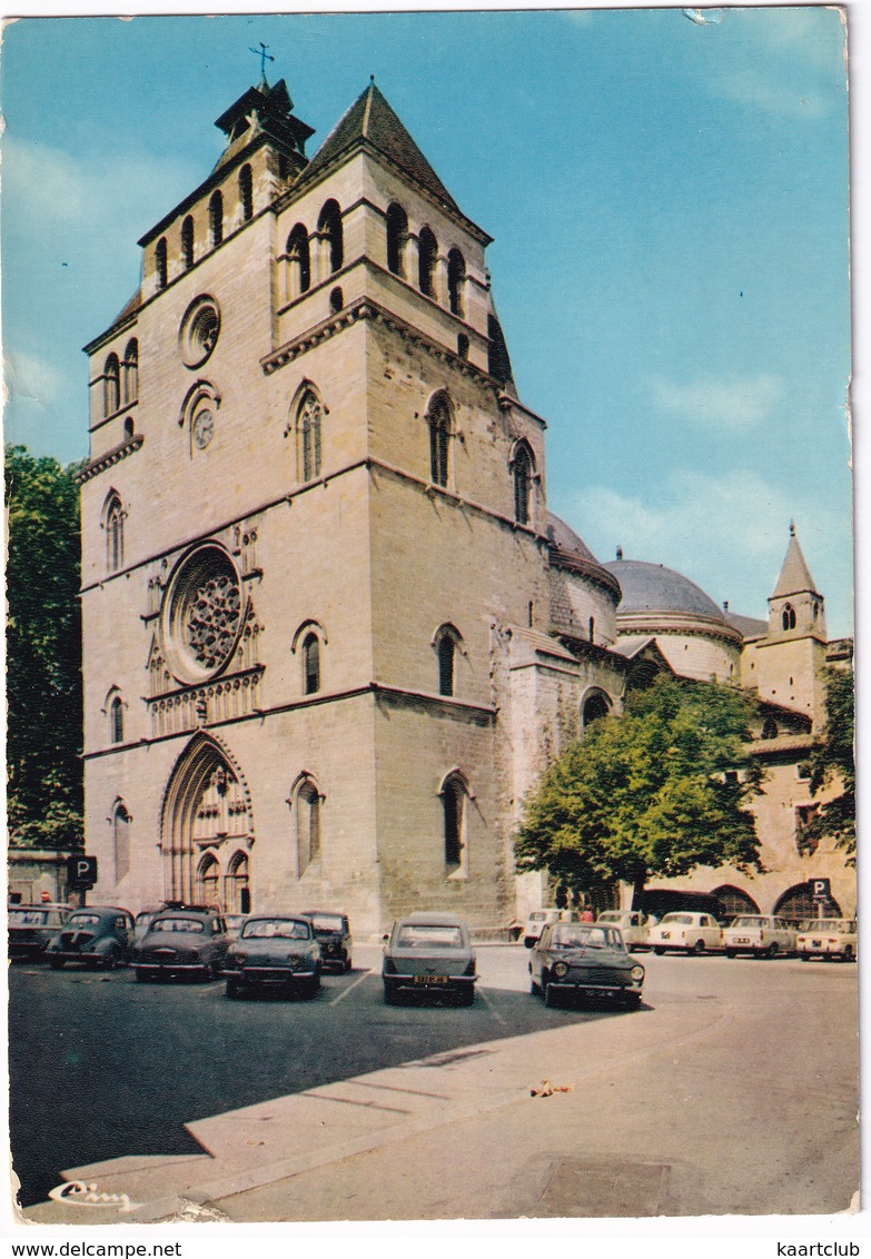 Cahors: SIMCA 1500, ARONDE, PEUGEOT 204 BREAK, 403, 404, RENAULT DAUPHINE, 4CV, 4, 8 - Cathédrale St-Etienne - (Lot) - Toerisme