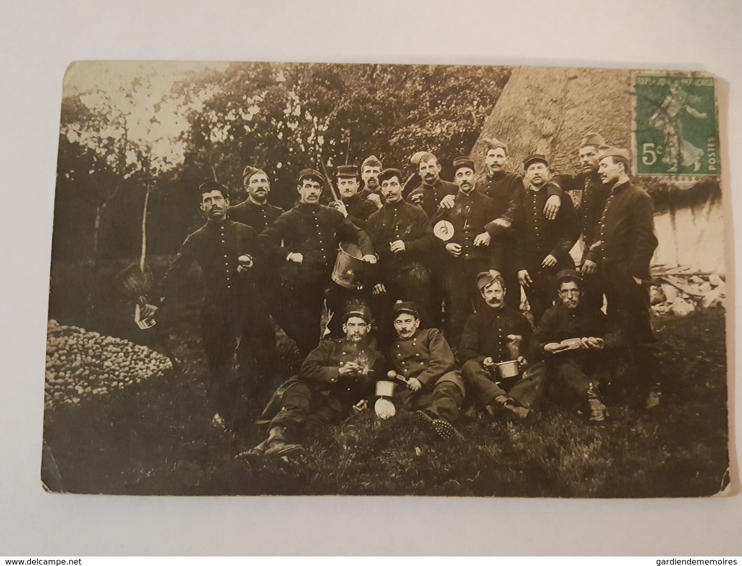 Carte Photo - Soldats, Militaires Du 38 Ou 88 ème - L'Heure De La Popote - Regiments