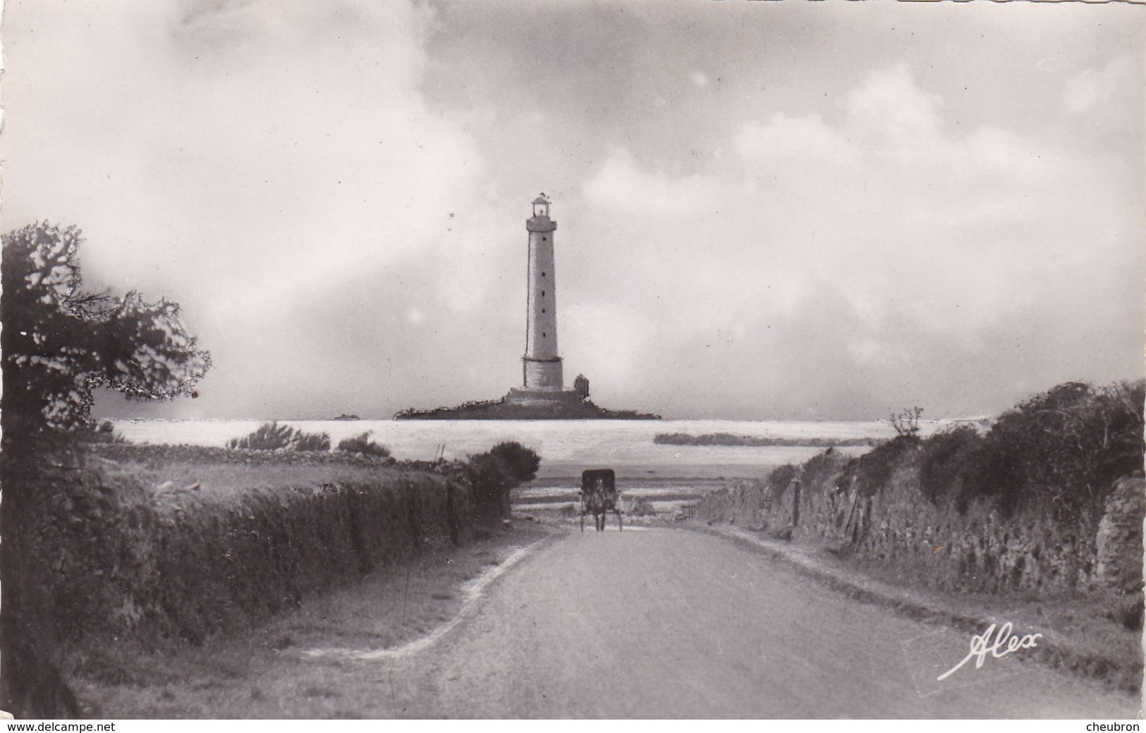 50.  LA HAGUE. LA ROUTE ET LE PHARE DE GOURY. ANNÉE 1954 - Altri & Non Classificati